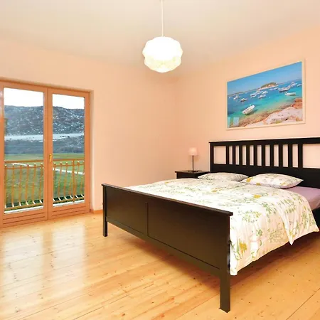 Five-bedroom In Bisko