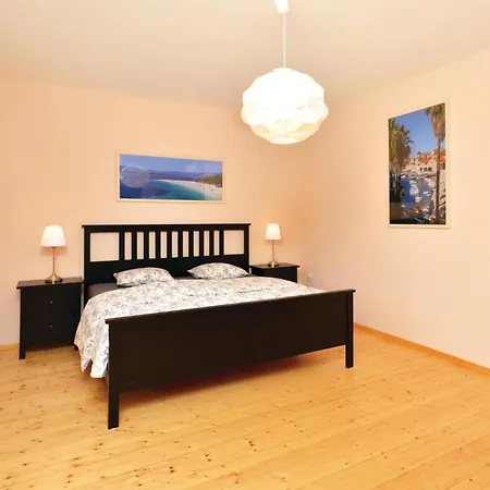 5 Bedroom Gorgeous In *