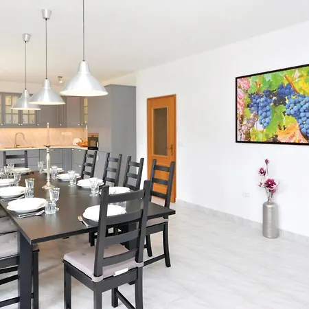 Semesterbostad 5 Bedroom Gorgeous In *