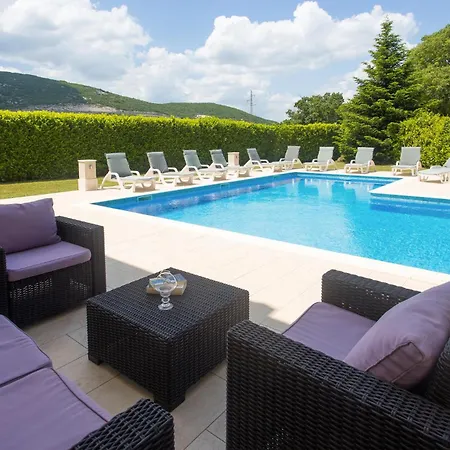 5 Bedroom Gorgeous In * Bisko