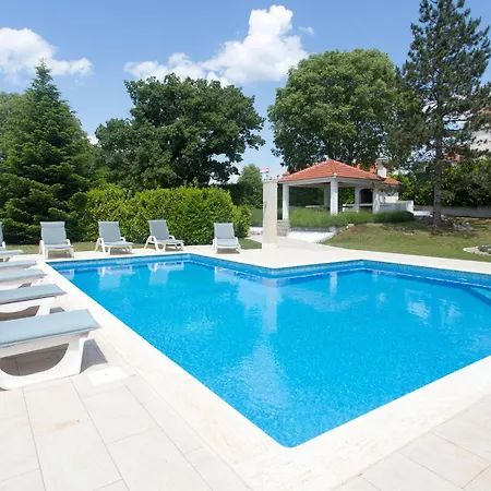 Semesterbostad 5 Bedroom Gorgeous In Bisko